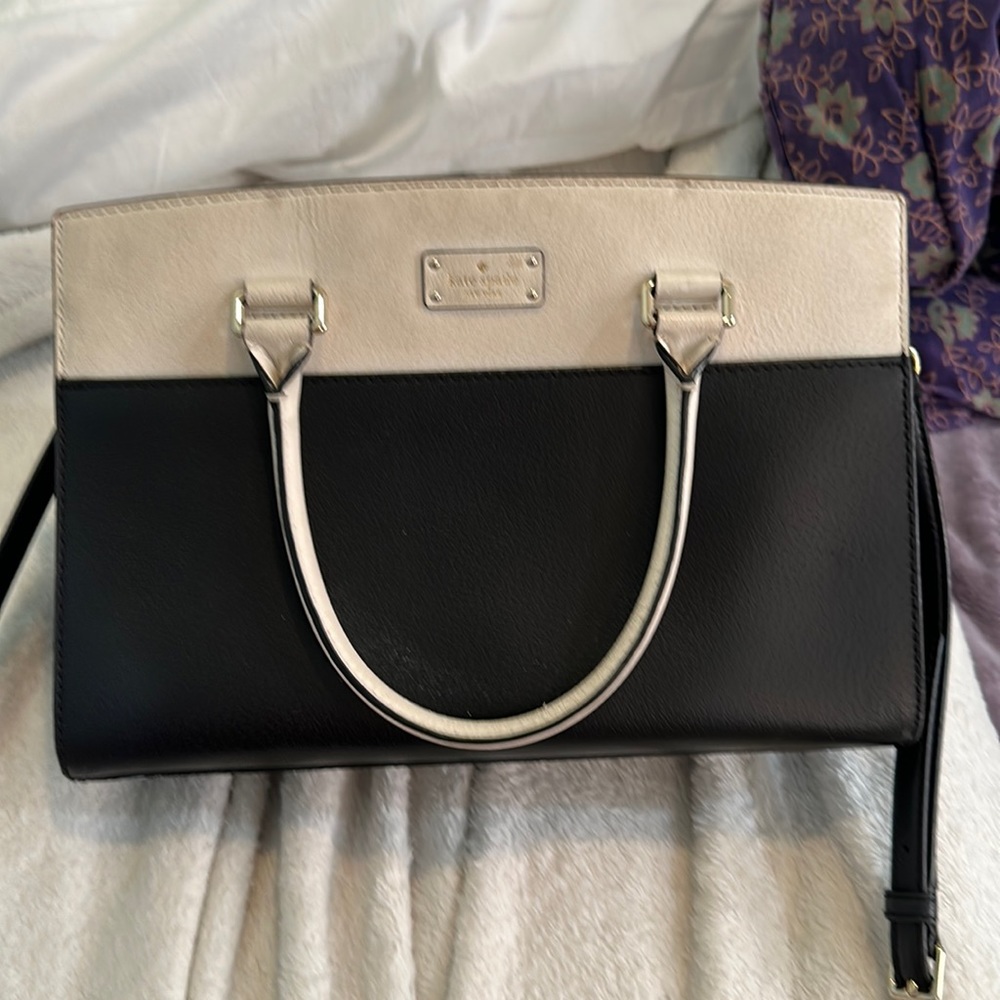 Kate Spade New York Colorblock Leather Handle Bag in Black